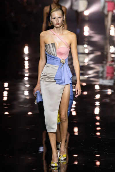 Look 43